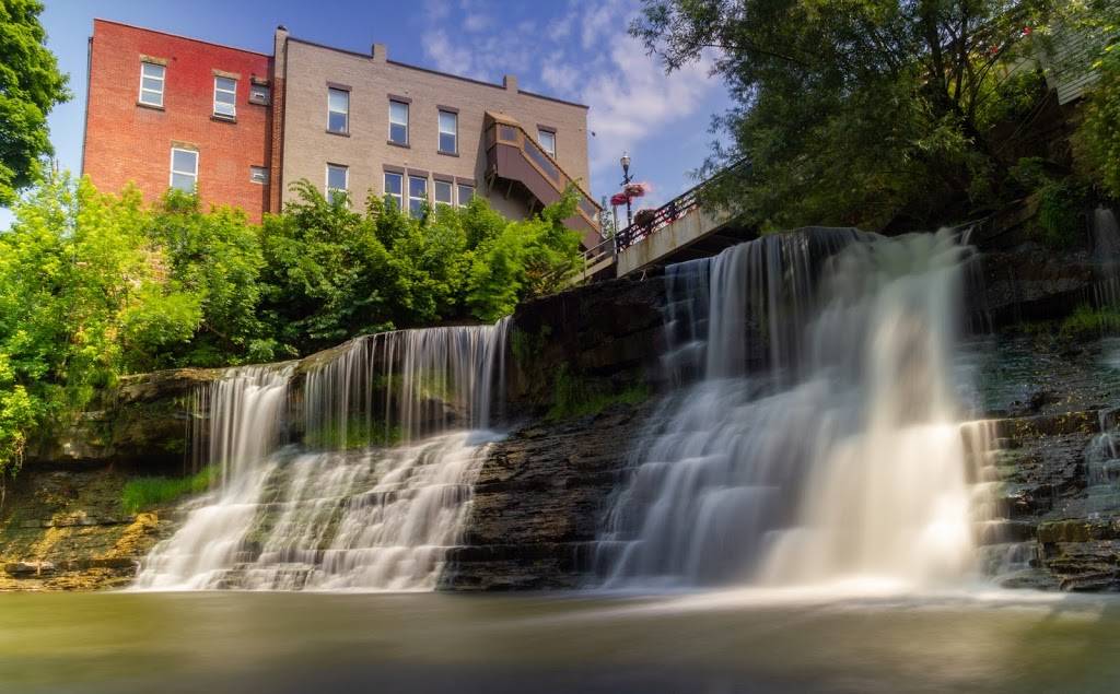 Starbucks | cafe | 65 N Main St, Chagrin Falls, OH 44022, USA | 4408939577 OR +1 440-893-9577