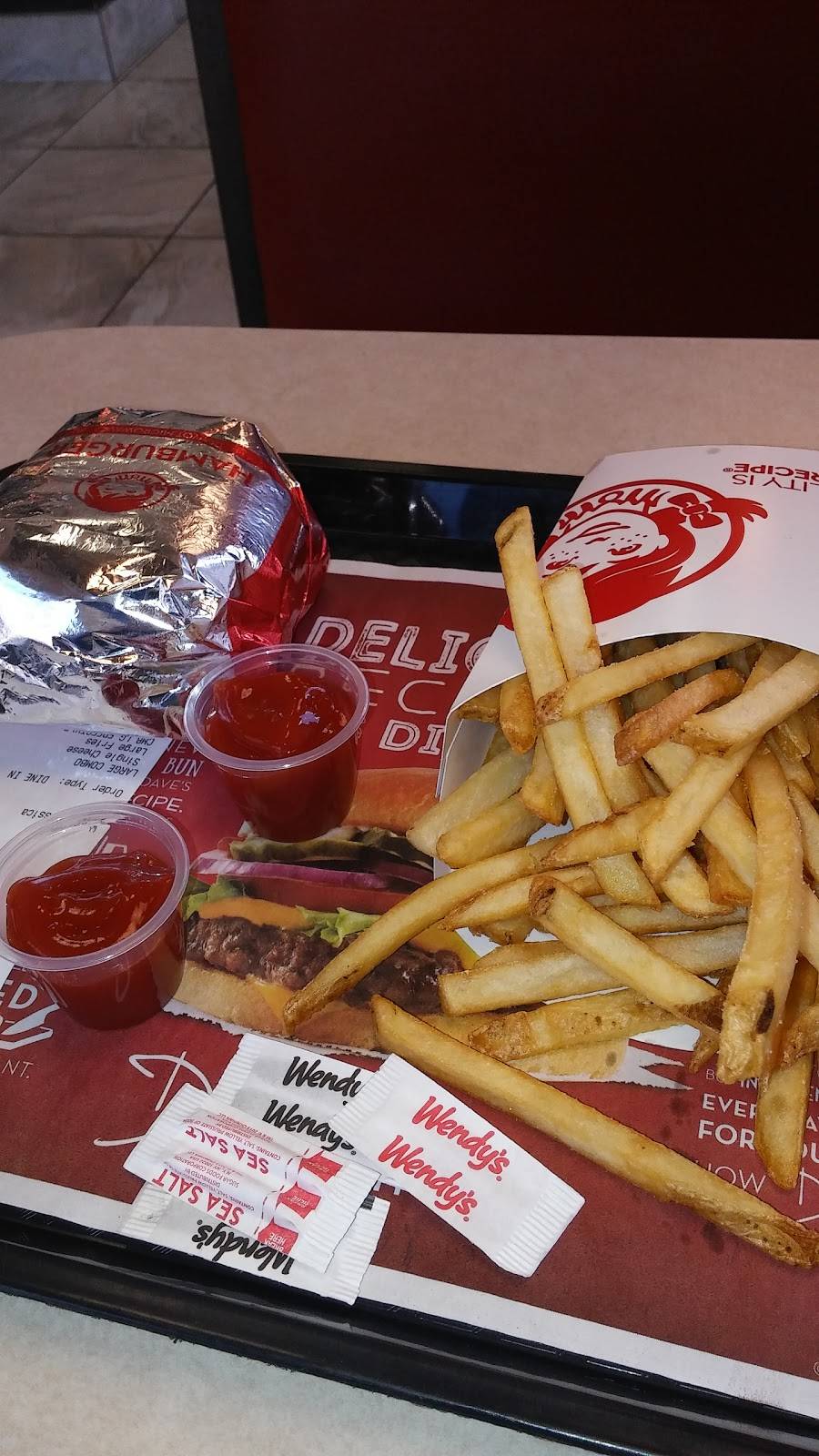Wendys | restaurant | 3560 Greenfield Rd, Dearborn, MI 48120, USA | 3132405295 OR +1 313-240-5295