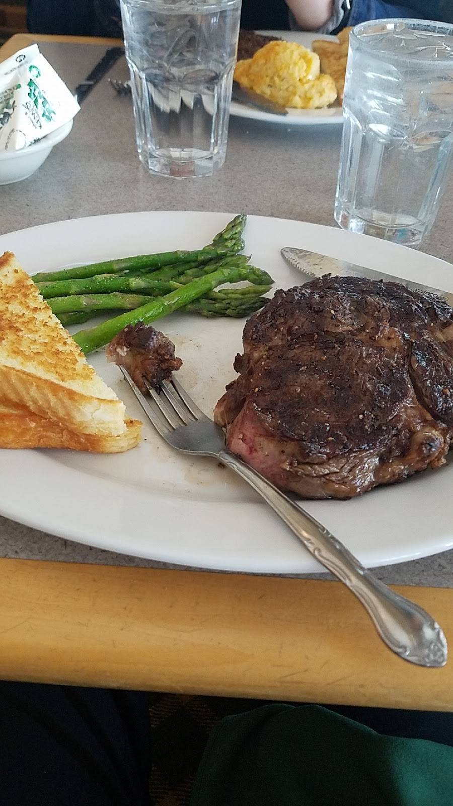 Safari Steak House | restaurant | 897 Riverdale Dr, Hobart, WI 54155, USA | 9204978862 OR +1 920-497-8862