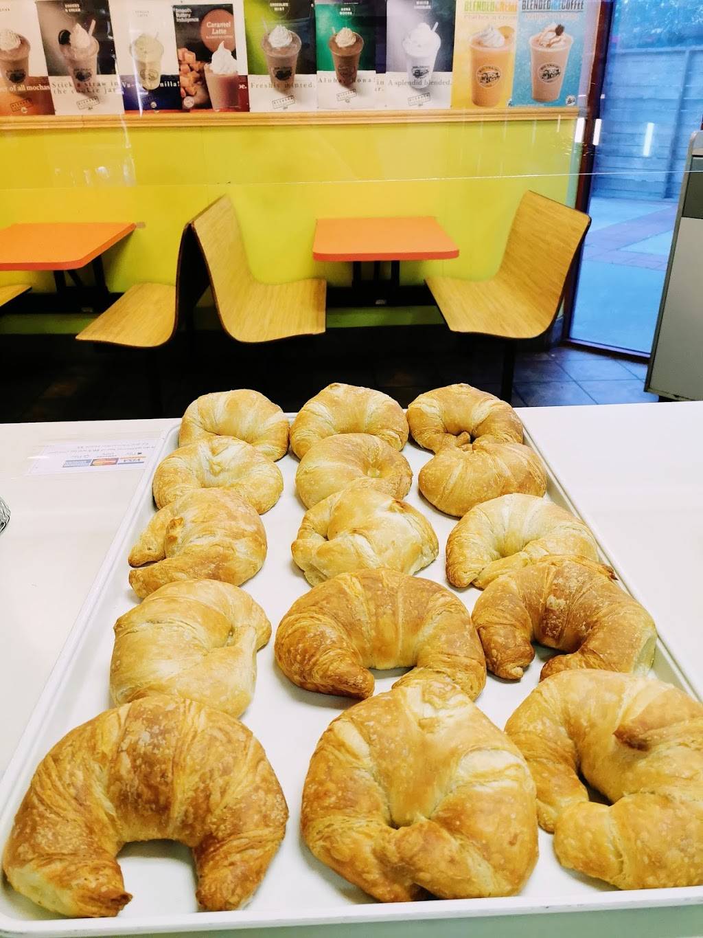 Fancy Donuts | restaurant | 1067 C St #130, Galt, CA 95632, USA | 2097454620 OR +1 209-745-4620