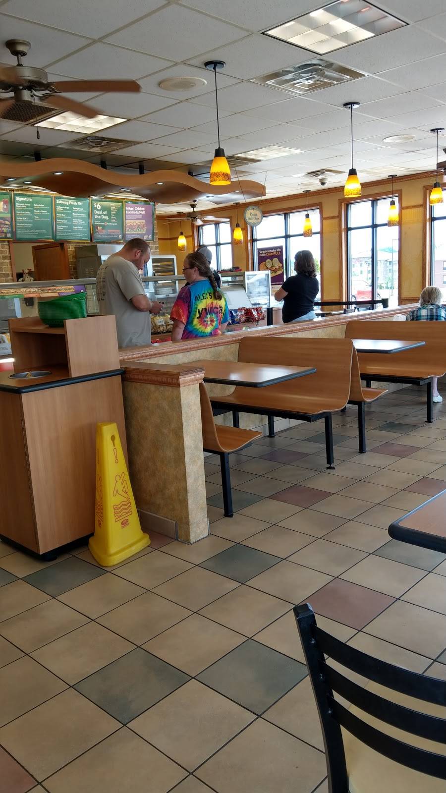 Subway Restaurants | restaurant | 30 Scarlet Oak Ln, Bridgeport, WV 26330, USA | 3049333054 OR +1 304-933-3054
