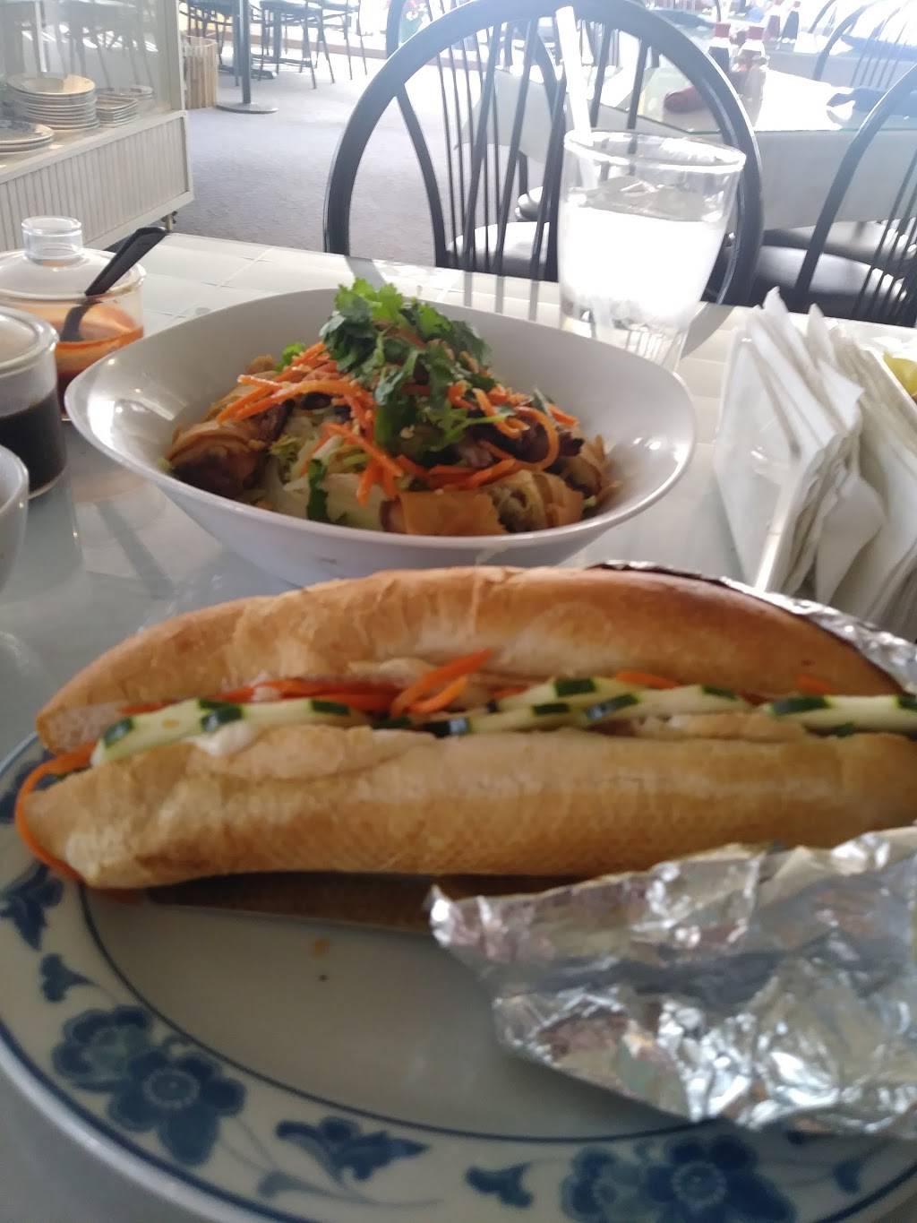 Saigon Bistro | restaurant | 600 S Yonge St # 16B, Ormond Beach, FL 32174, USA | 3866157302 OR +1 386-615-7302