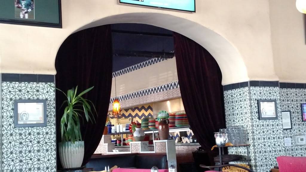 Casa Blanca Restaurant & Cantina | restaurant | 330 State St, Santa Barbara, CA 93101, USA | 8058458966 OR +1 805-845-8966