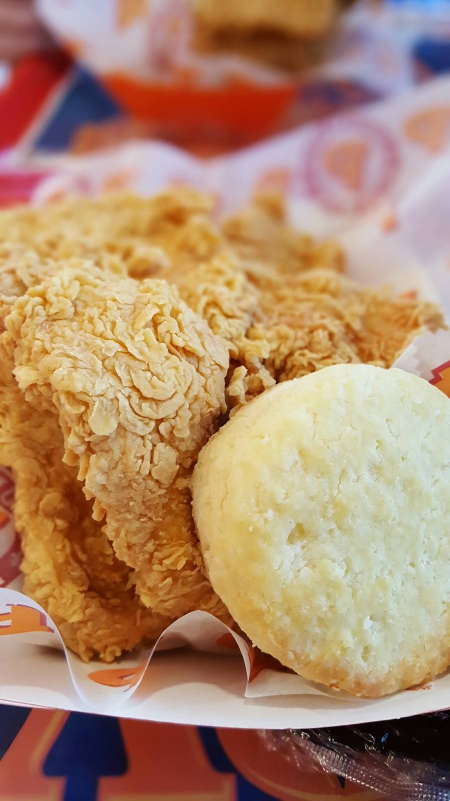 Popeyes Louisiana Kitchen | restaurant | 4810 Poplar Ave, Memphis, TN 38117, USA | 9015125379 OR +1 901-512-5379