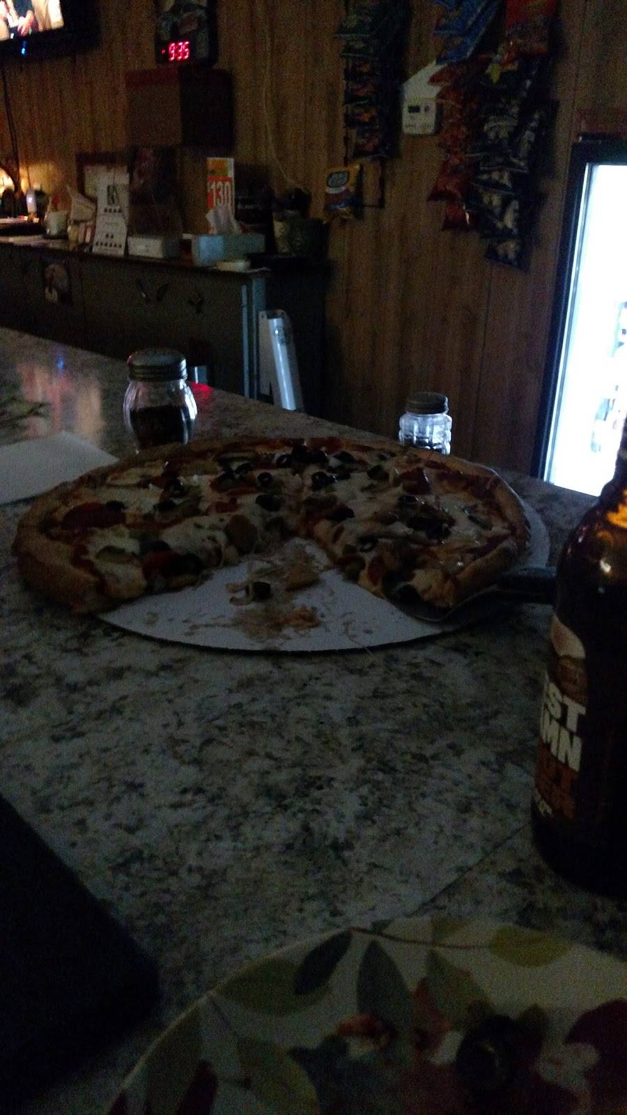 Baileys Pizza House | restaurant | 11991 Island Rd, Grafton, OH 44044, USA | 4407483104 OR +1 440-748-3104