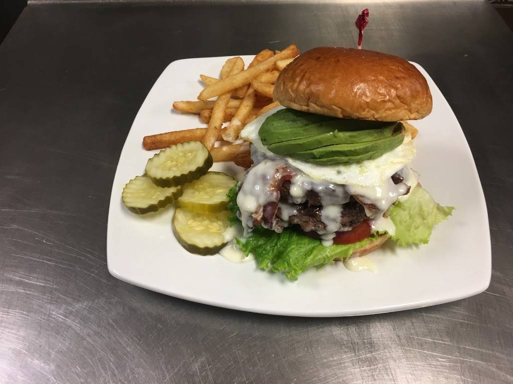 Chiro’s Family Restaurant | restaurant | 2040 45th St, Highland, IN 46322, USA | 2195950435 OR +1 219-595-0435