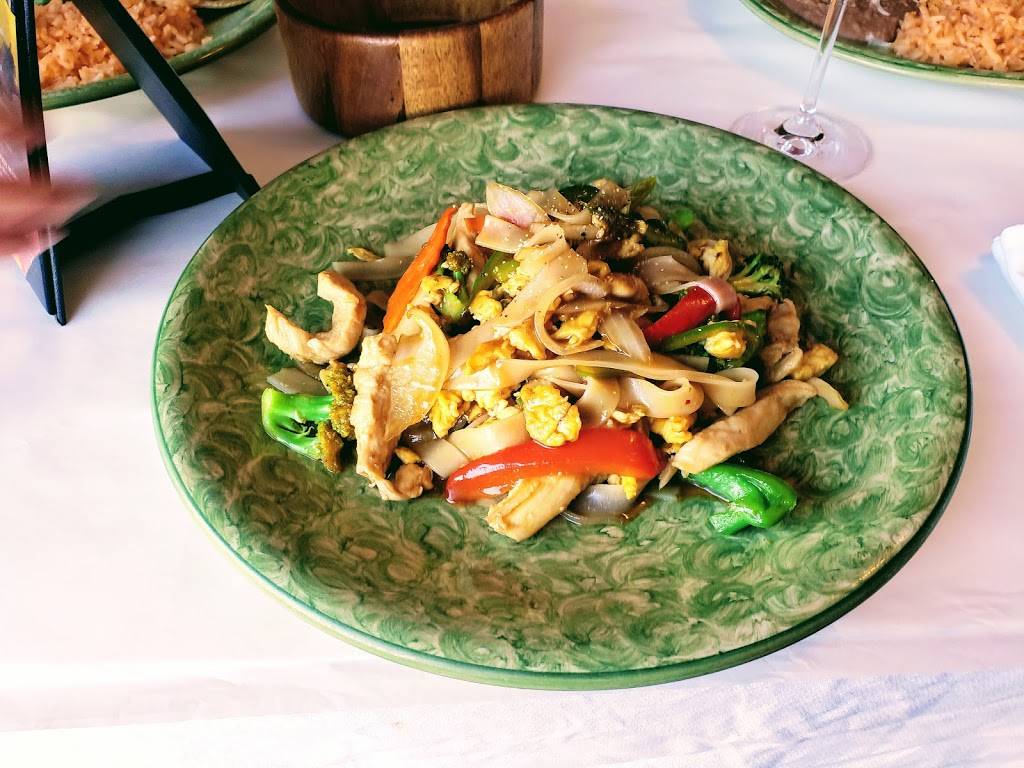 Sabinos Latin & Asian Bistro | restaurant | 208 W Wisconsin Ave, Neenah, WI 54956, USA | 9209699549 OR +1 920-969-9549