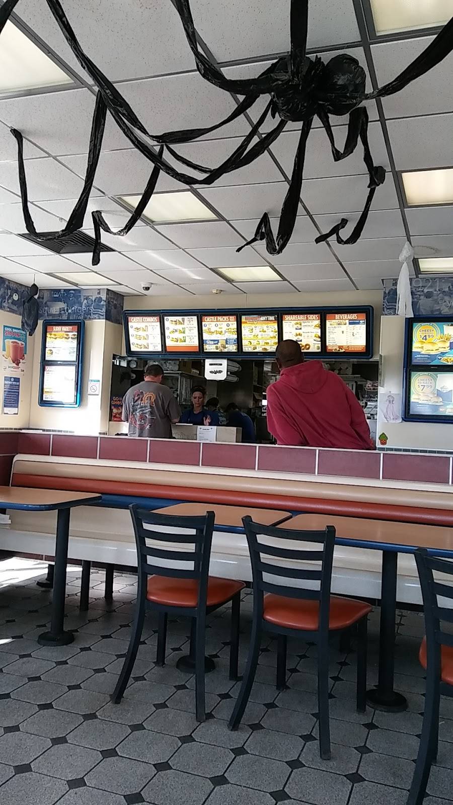 White Castle | restaurant | 8801 W Market Square Dr, Daleville, IN 47334, USA | 7653781179 OR +1 765-378-1179