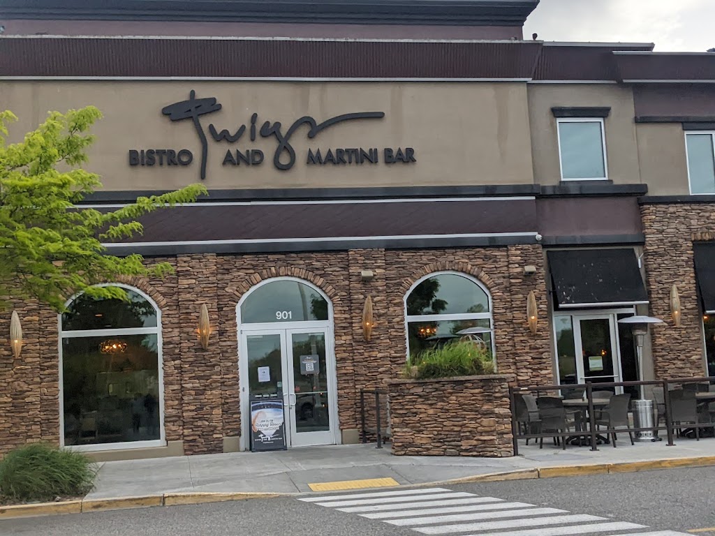 Twigs Bistro and Martini Bar | restaurant | 1321 N Columbia Center Blvd Suite 901A, Kennewick, WA 99336, USA | 5097353411 OR +1 509-735-3411