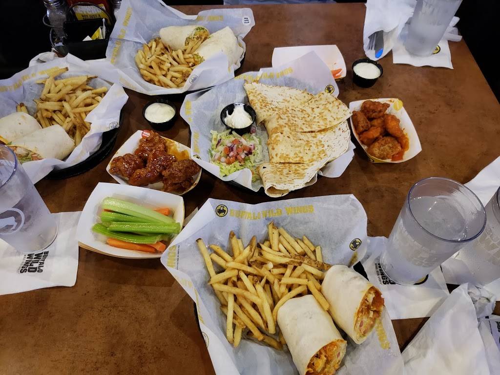 Buffalo Wild Wings | restaurant | 6191 Columbia Crossing Cir, Columbia, MD 21045, USA | 4435464383 OR +1 443-546-4383