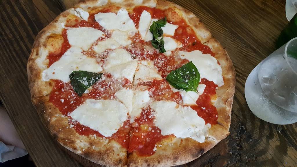 Bodega Pizza | restaurant | 4455 Broadway, New York, NY 10040, USA | 6468690815 OR +1 646-869-0815