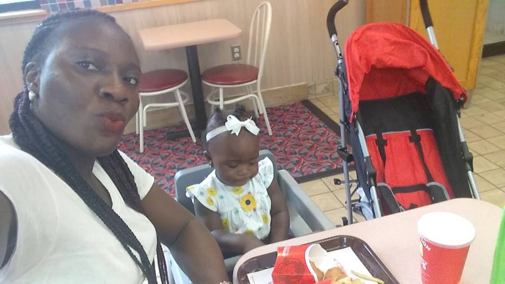 Wendys | restaurant | 7530 Little River Turnpike, Annandale, VA 22003, USA | 7039140594 OR +1 703-914-0594