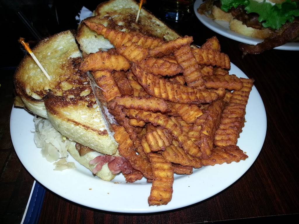 Joe Kools Bar & Grill | restaurant | 1835 E Big Beaver Rd, Troy, MI 48083, USA | 2485265665 OR +1 248-526-5665