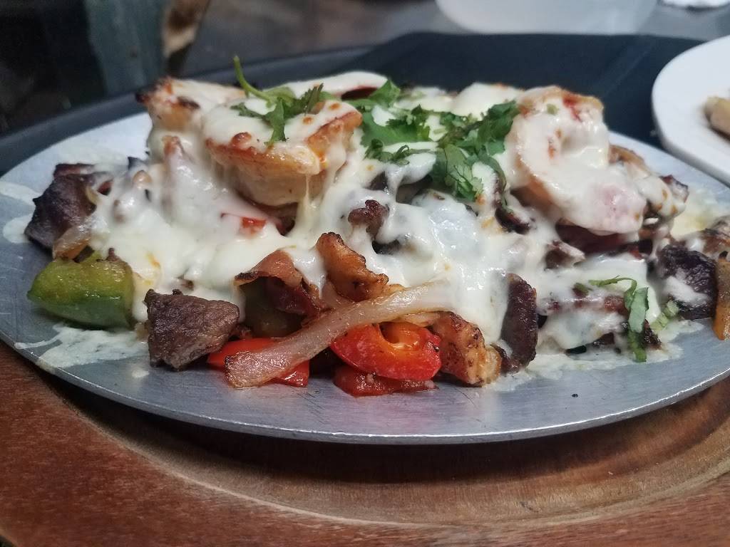 El Calvario | restaurant | 30 N Broadway, Yonkers, NY 10701, USA | 9149691490 OR +1 914-969-1490