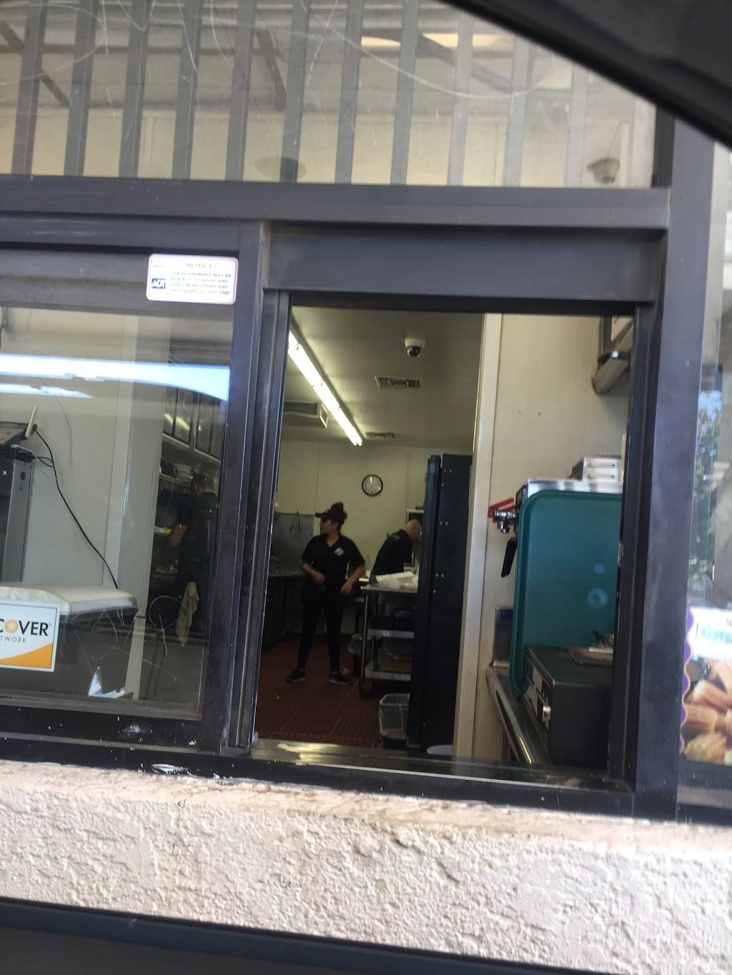 Dinos Chicken and Burgers | restaurant | 843 Arrow Hwy, Azusa, CA 91702, USA | 6268126400 OR +1 626-812-6400