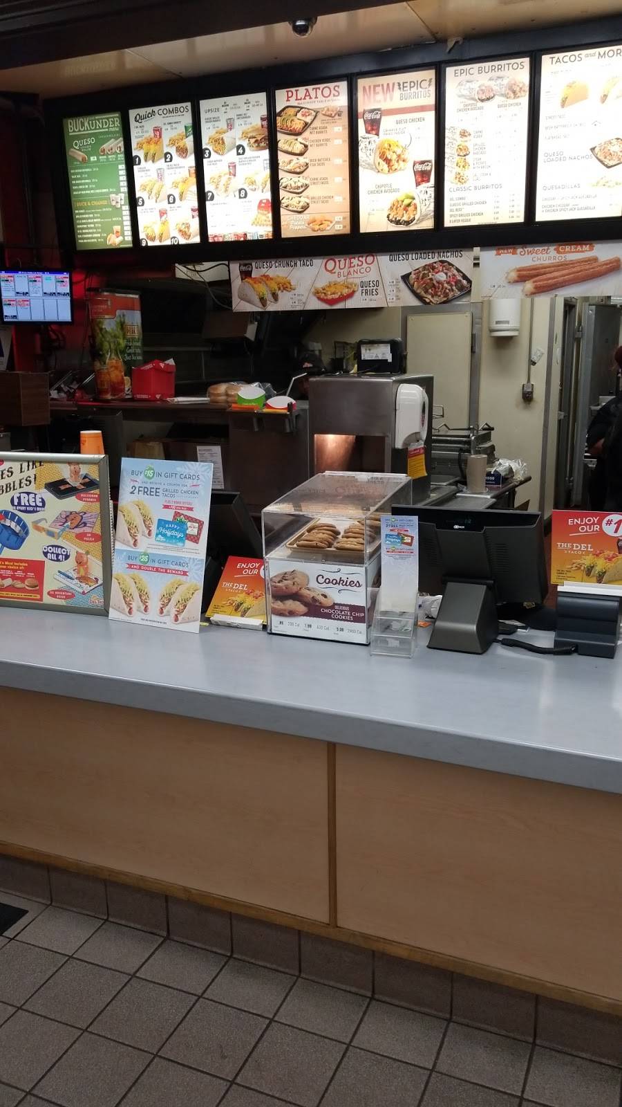 Del Taco | meal takeaway | 4740 La Sierra Ave, Riverside, CA 92505, USA | 9513520444 OR +1 951-352-0444