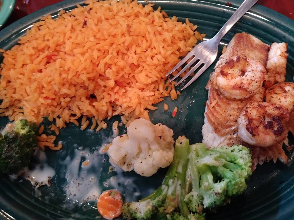 Los Compas Mexican Restaurant | restaurant | 18009 US-24, Independence, MO 64056, USA | 8167960298 OR +1 816-796-0298