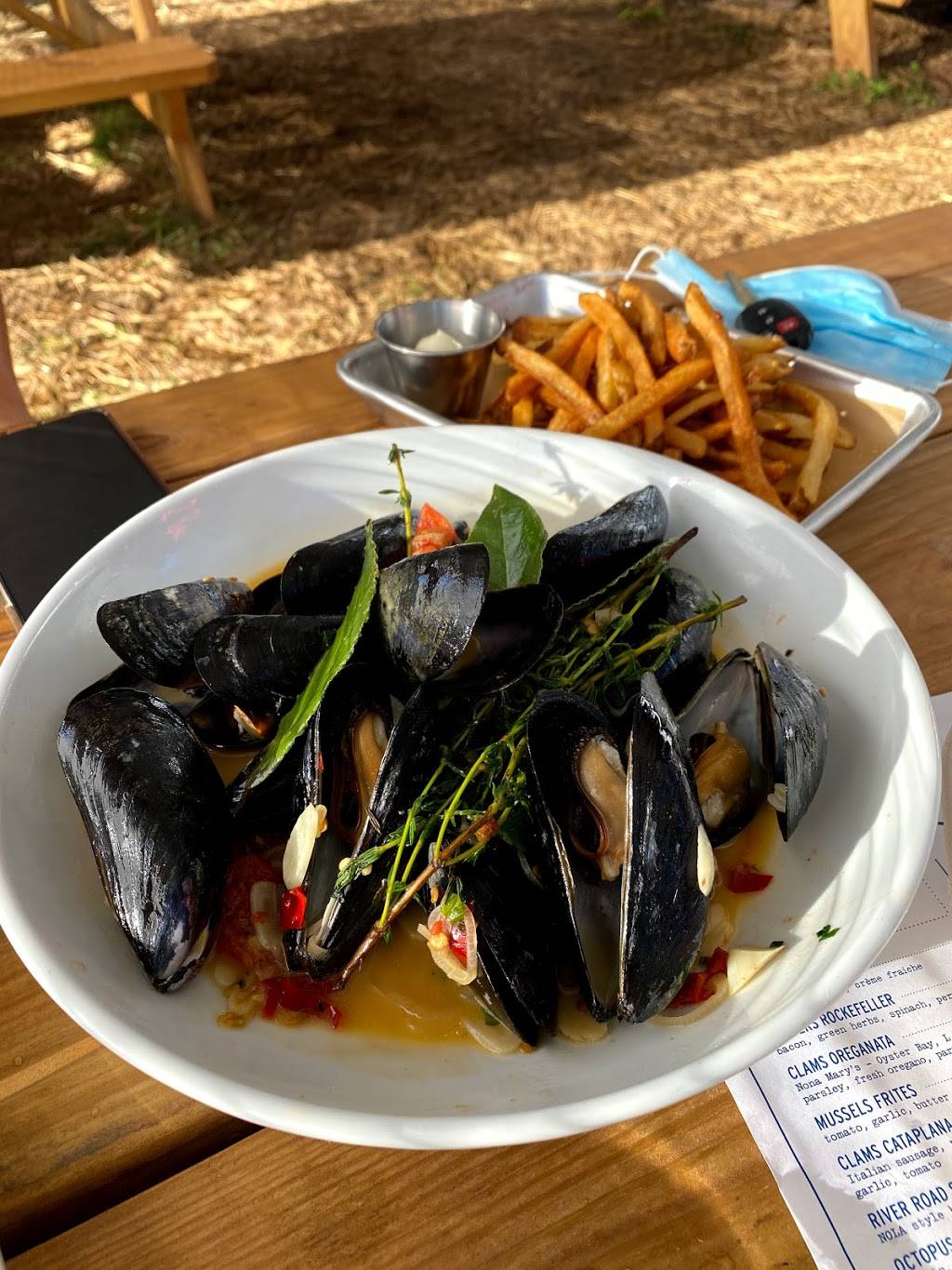 Jettie Raes Oyster House | restaurant | 143 Charlotte St, Asheville, NC 28801, USA | 8285054499 OR +1 828-505-4499