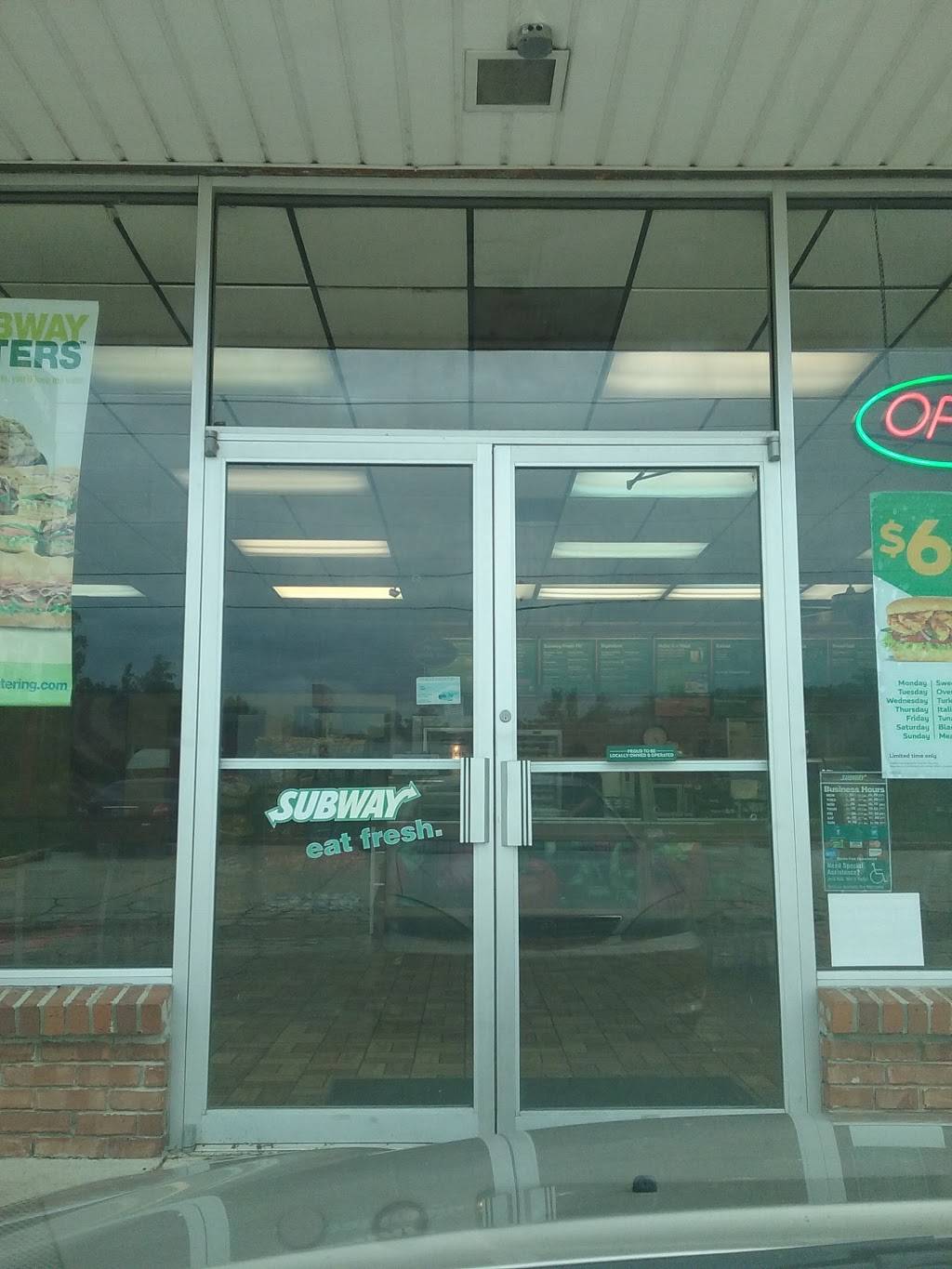 Subway Restaurants | restaurant | 2025 7th St S, Clanton, AL 35045, USA | 2057550609 OR +1 205-755-0609