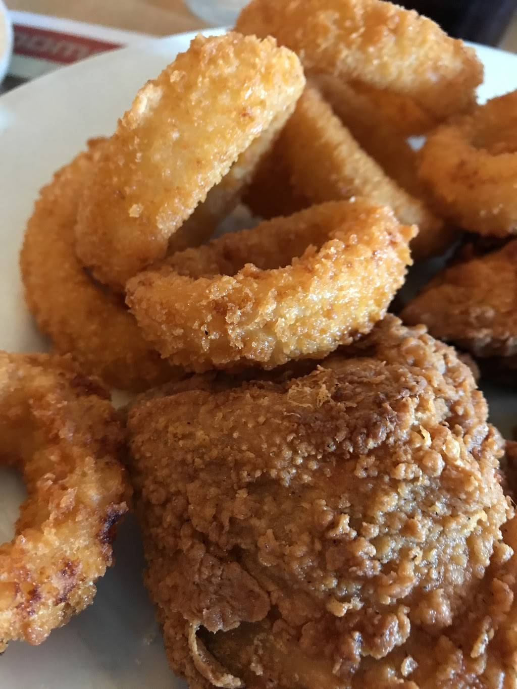 Landmark Diner | restaurant | 1027 Northern Blvd, Roslyn, NY 11576, USA | 5166274830 OR +1 516-627-4830