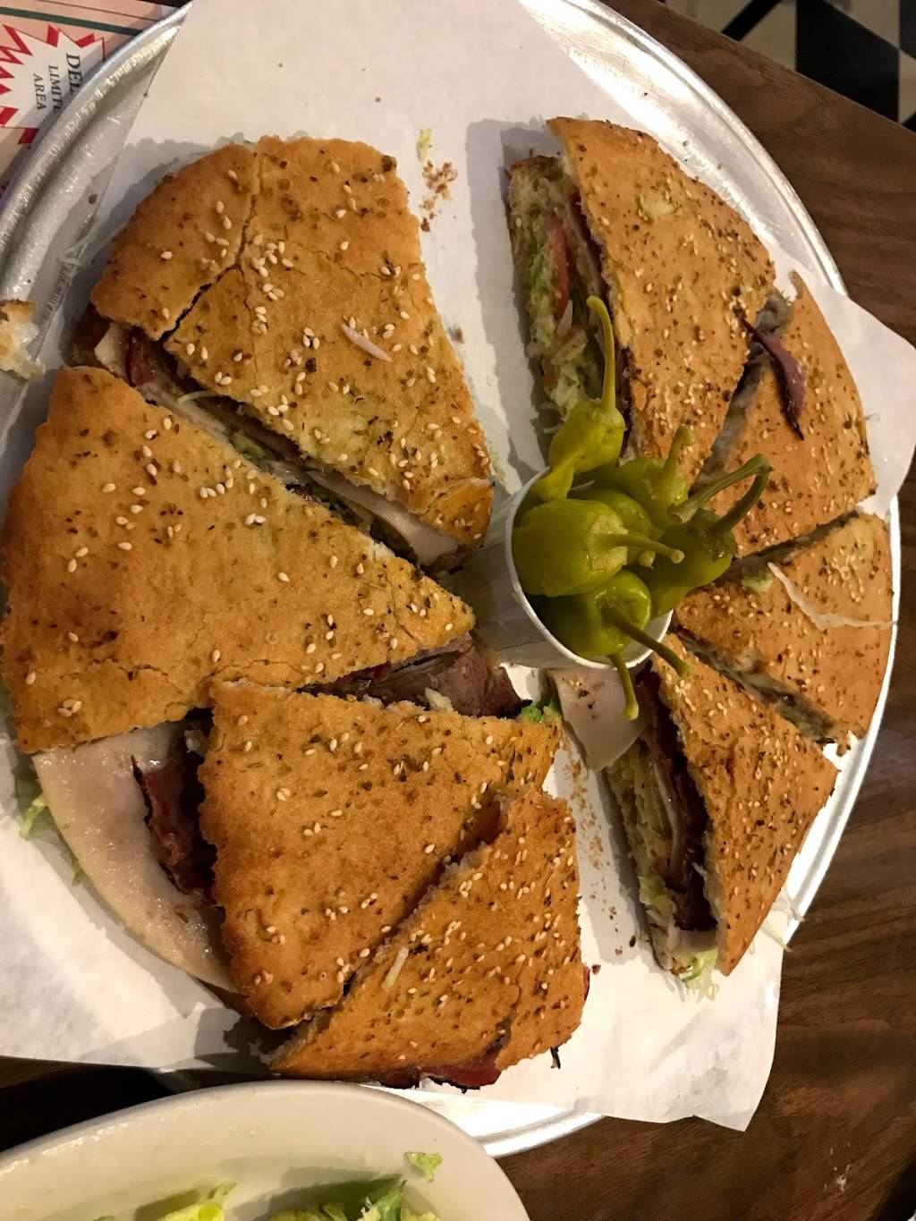 Pizza Barn | restaurant | 2021 Foothill Blvd, La Verne, CA 91750, USA | 9093925555 OR +1 909-392-5555