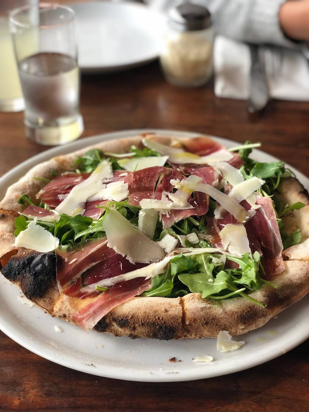 Masullo Pizza | restaurant | 2711 Riverside Blvd, Sacramento, CA 95818, USA | 9164438929 OR +1 916-443-8929