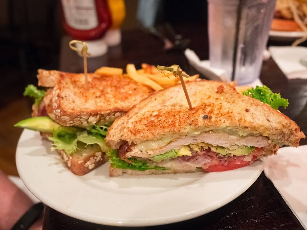 Public House of Woodstock | restaurant | 101 N Johnson St, Woodstock, IL 60098, USA | 8153376060 OR +1 815-337-6060