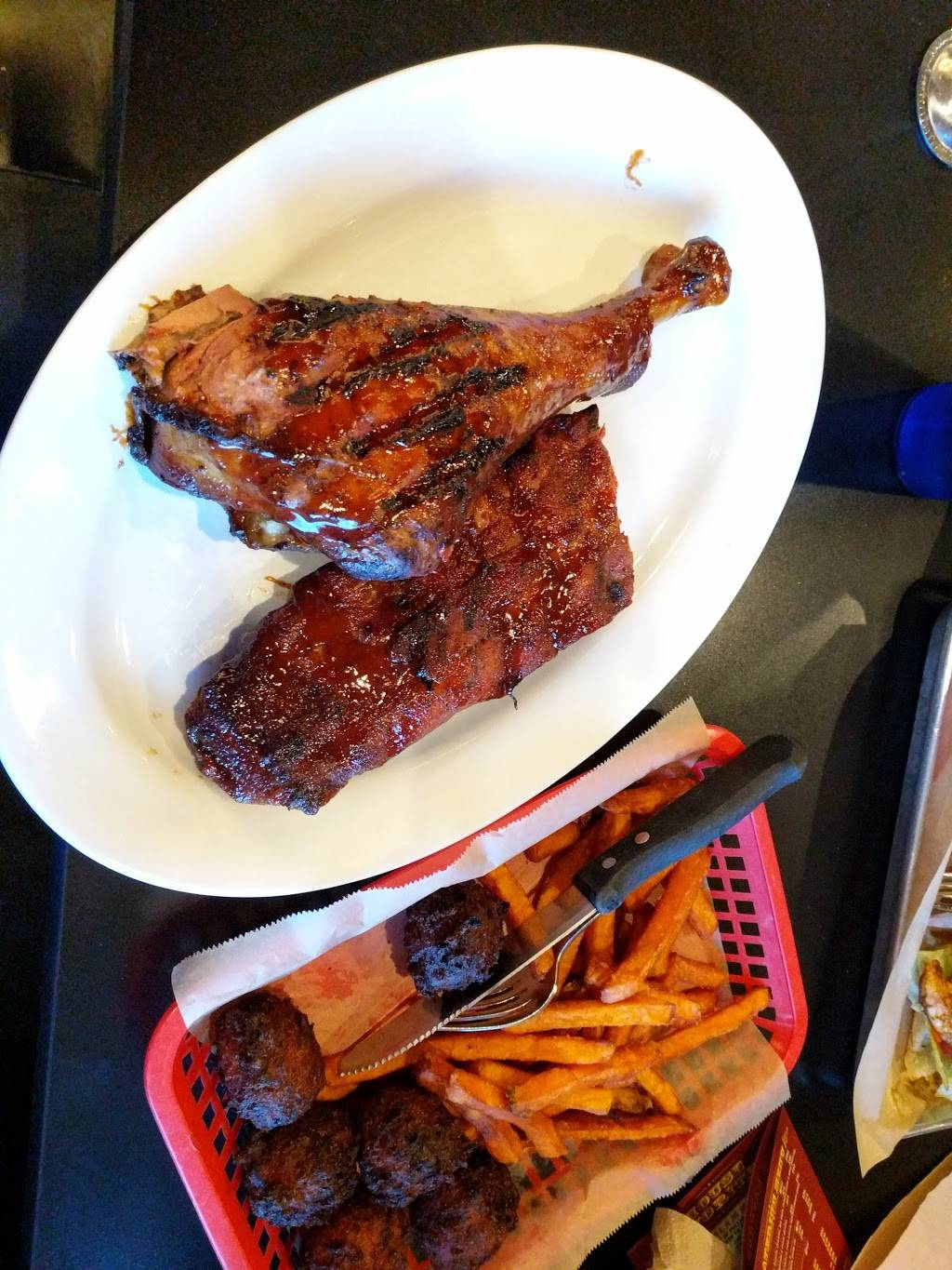 JDs Q & Brew | restaurant | 286 W Rand Rd, Arlington Heights, IL 60004, USA | 8476700100 OR +1 847-670-0100