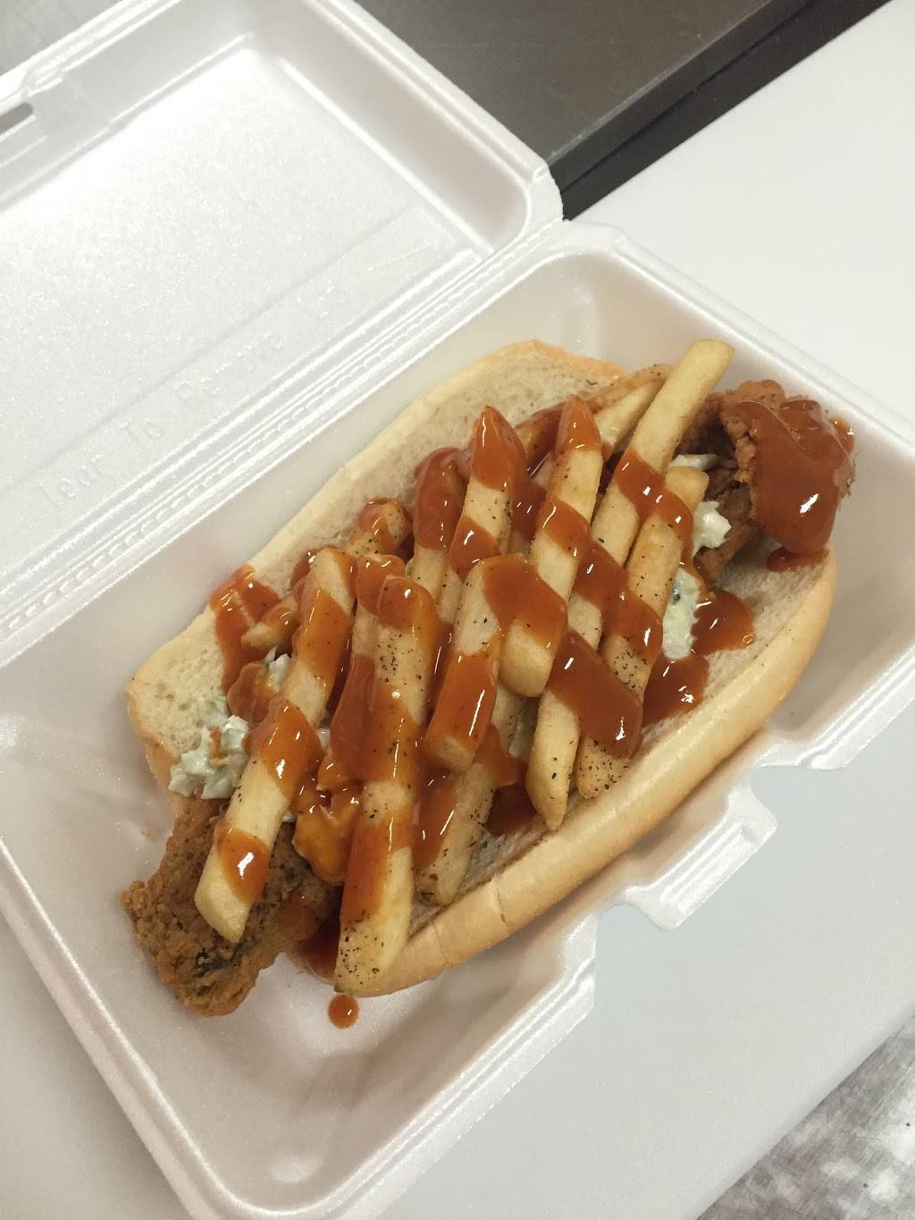 Dels Wings N Things | restaurant | 5141 Turney Rd, Garfield Heights, OH 44125, USA | 2166268220 OR +1 216-626-8220