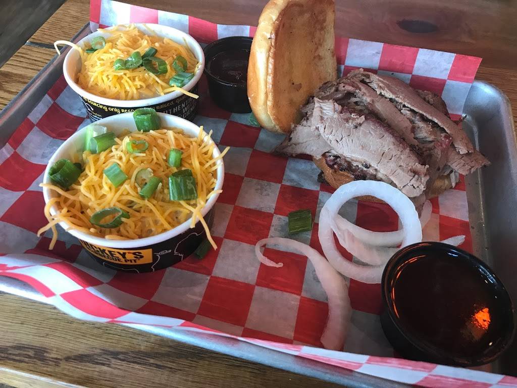 Dickeys Barbecue Pit | restaurant | 7451 Youree Dr # 28, Shreveport, LA 71105, USA | 3182176070 OR +1 318-217-6070