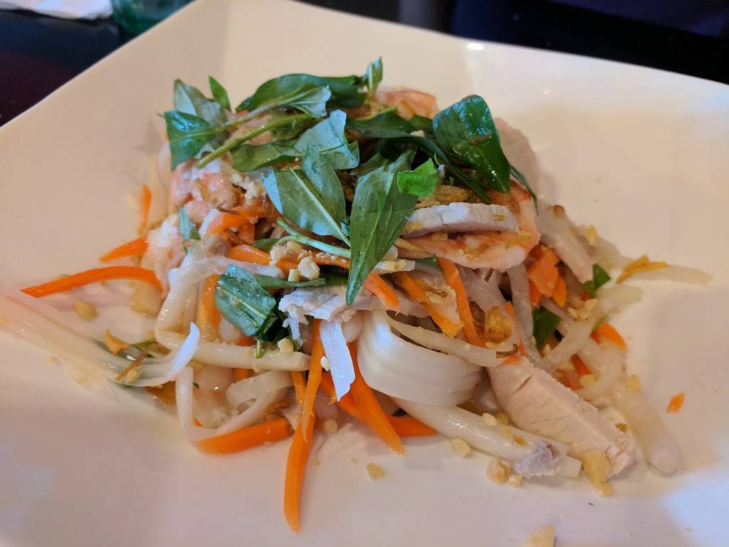 Pho Kim | restaurant | 1948 W Broadway Rd, Mesa, AZ 85202, USA | 4802646088 OR +1 480-264-6088