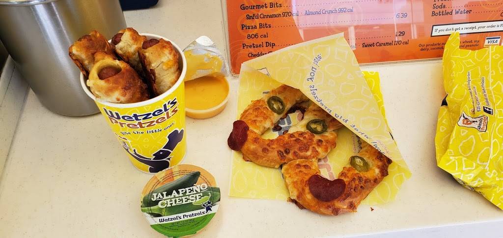 Wetzels Pretzels | restaurant | 1640 Camino Del Rio N #1220, San Diego, CA 92108, USA | 6192208180 OR +1 619-220-8180