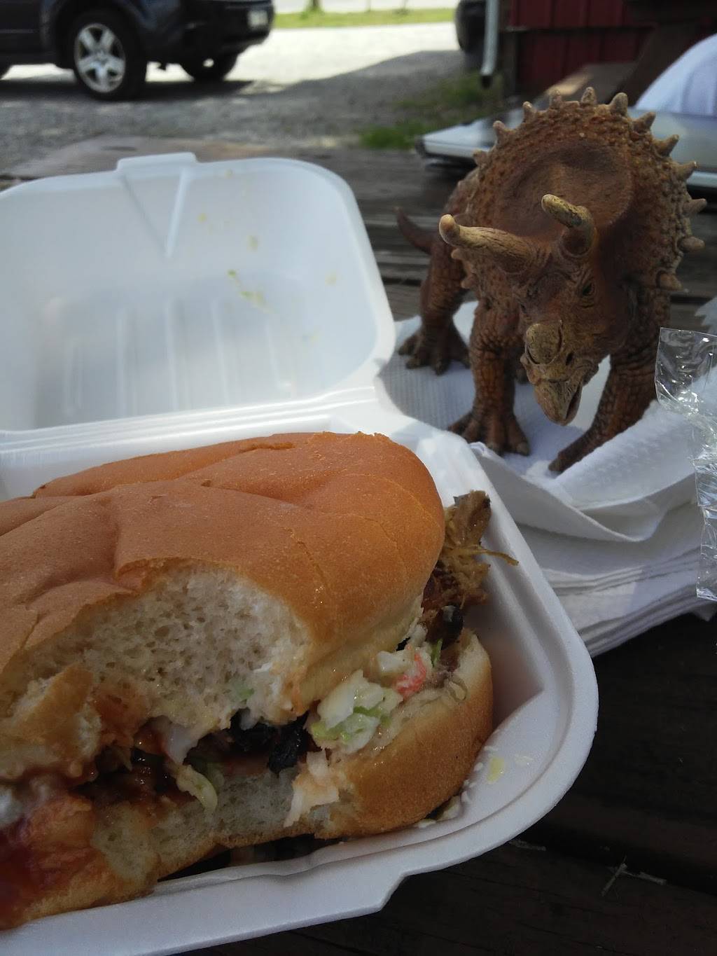 Choo Choo BBQ | restaurant | 900 Appling St # B, Chattanooga, TN 37406, USA | 4236221802 OR +1 423-622-1802