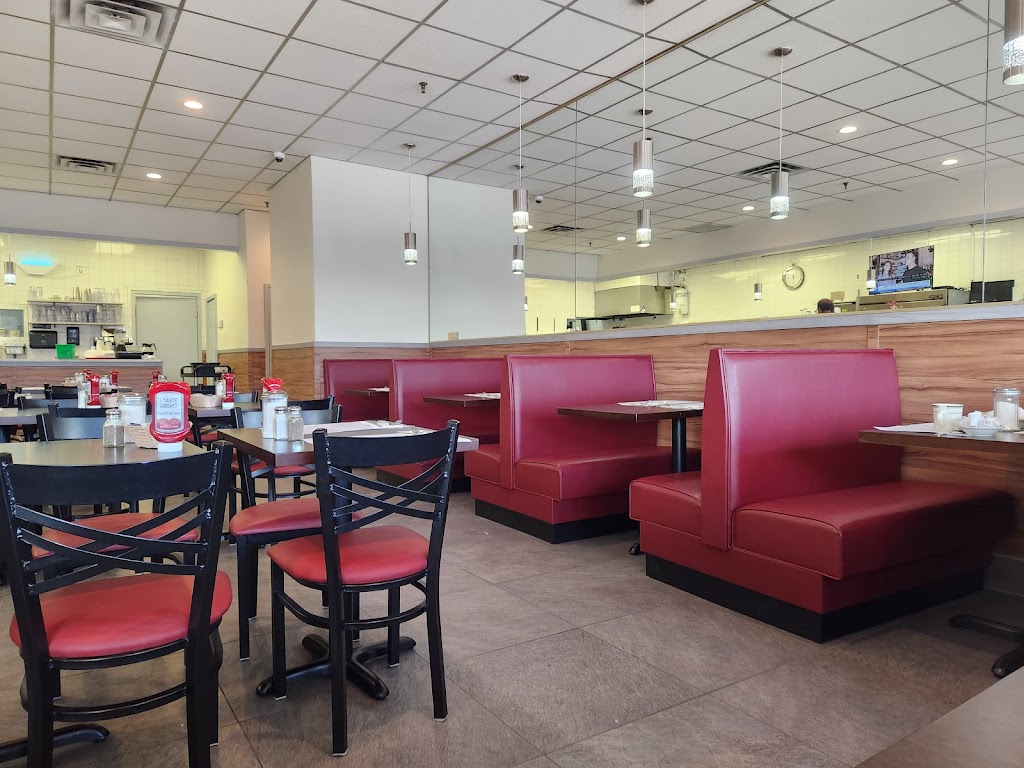 Whitepoint Diner | restaurant | 13209 14th Ave, Queens, NY 11356, USA | 7187672985 OR +1 718-767-2985