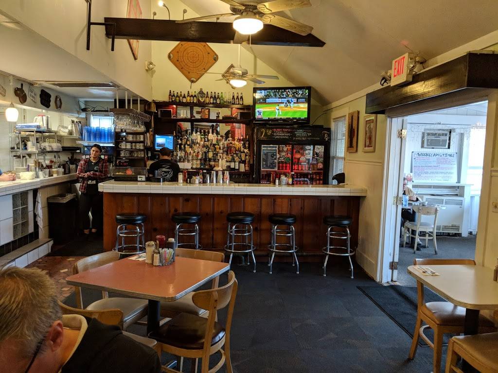 Doc Taylors Restaurant | restaurant | 207 23rd St, Virginia Beach, VA 23451, USA | 7574251960 OR +1 757-425-1960