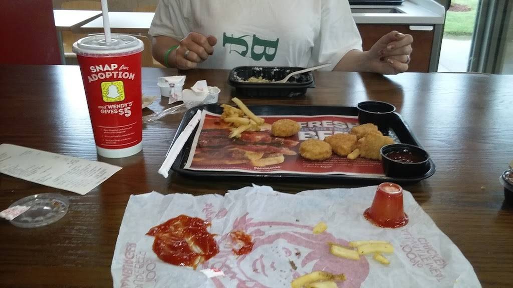 Wendys | restaurant | 927 Nashville Pike, Gallatin, TN 37066, USA | 6154522118 OR +1 615-452-2118