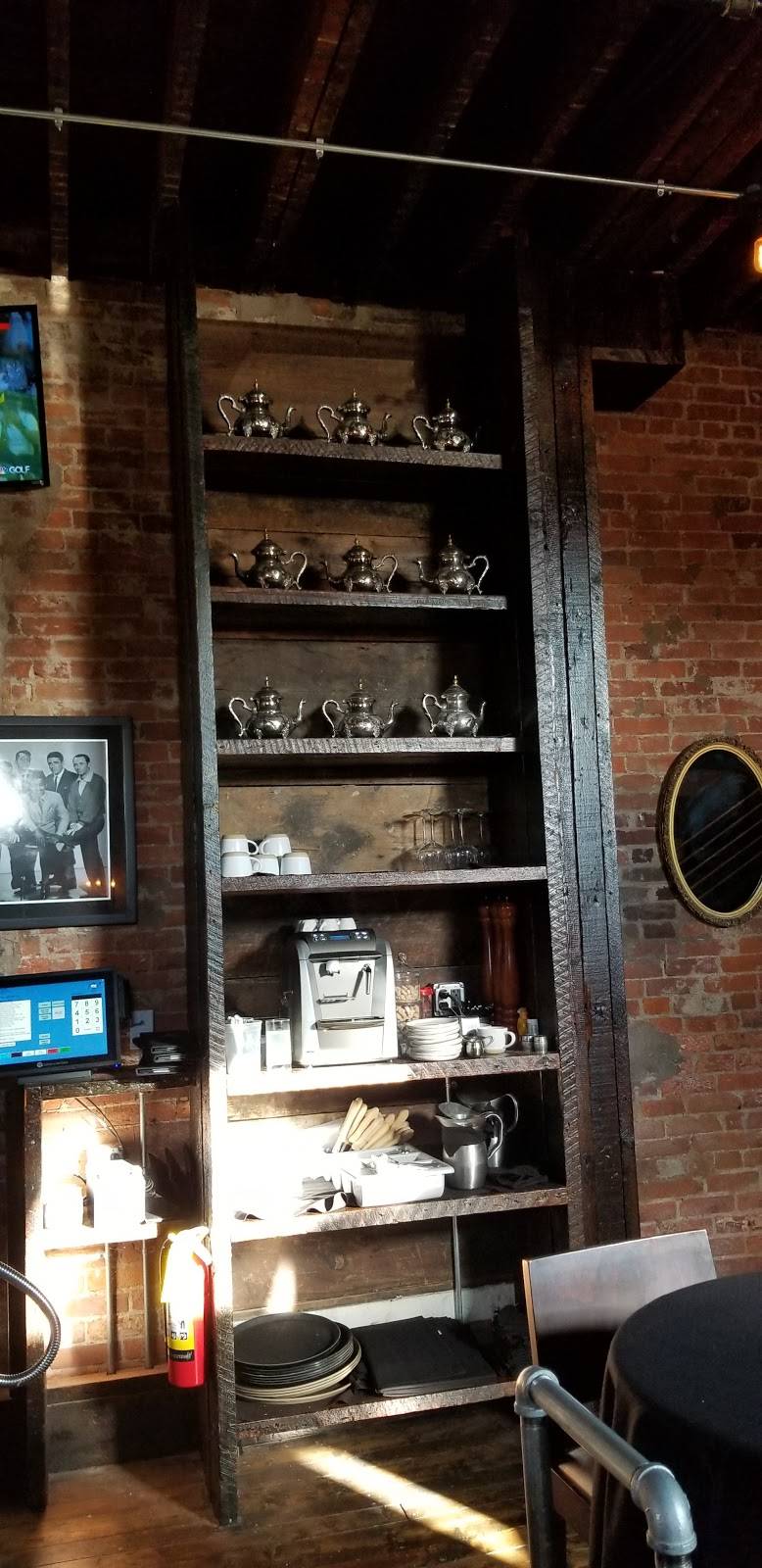 Geraldines Supper Club & Lounge | restaurant | 1101 English Ave, Indianapolis, IN 46203, USA | 3176003336 OR +1 317-600-3336