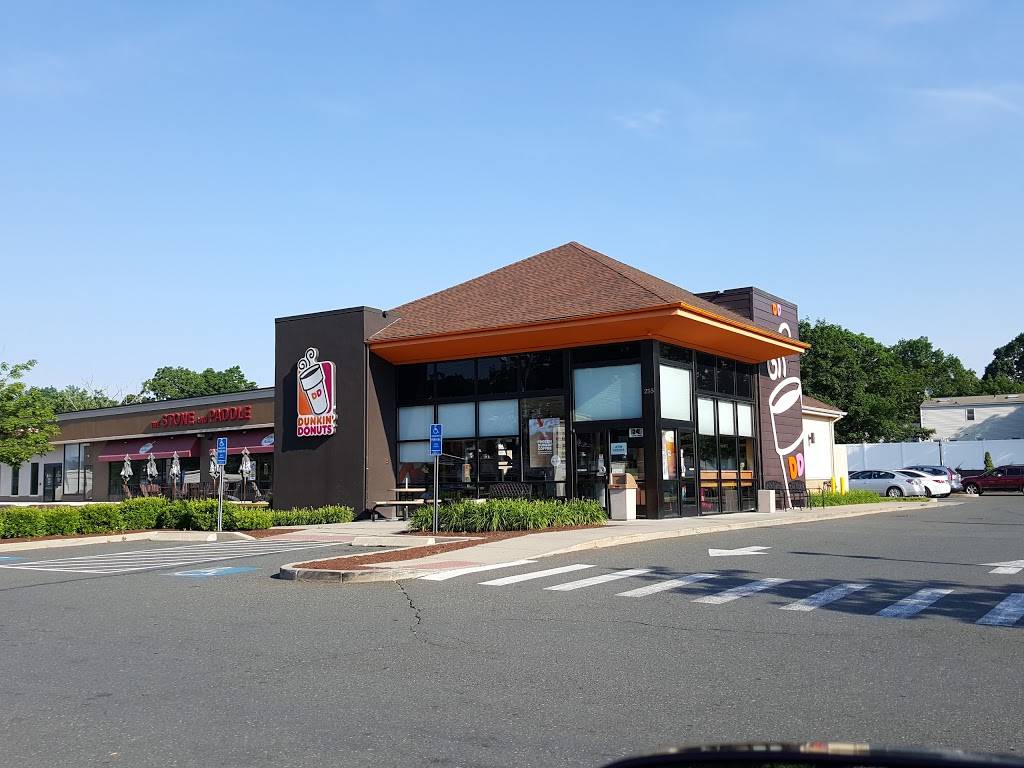 Dunkin | bakery | 255A W, Middle Turnpike W, Manchester, CT 06040, USA | 8606469277 OR +1 860-646-9277
