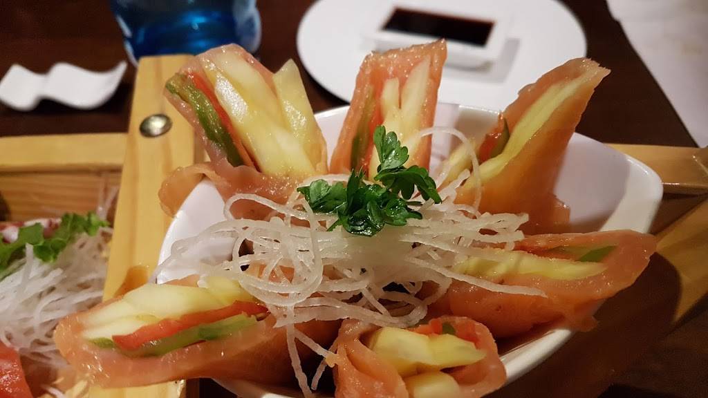 Cynthias Paradise | restaurant | 16715 Yonge St Unit 7, Newmarket, ON L3X 1X4, Canada | 9058982888 OR +1 905-898-2888