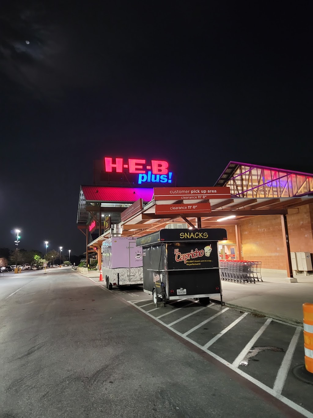 El Capricho Bandera | restaurant | 9238 N Loop 1604 W, San Antonio, TX 78249, USA | 2103886707 OR +1 210-388-6707