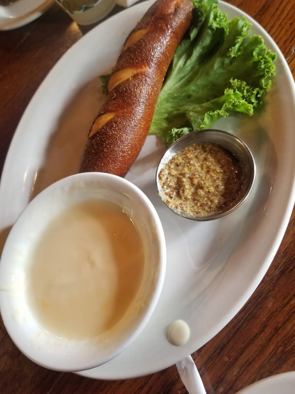 White Pines Resort | restaurant | 6712 W Pines Rd, Mt Morris, IL 61054, USA | 8159462400 OR +1 815-946-2400