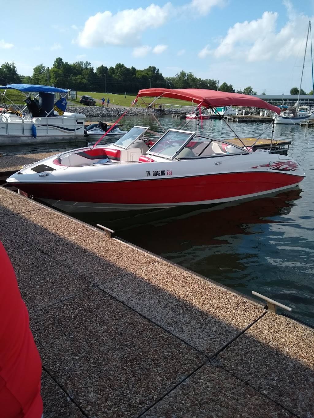 Lakehouse Grill | restaurant | 721 US-411, Vonore, TN 37885, USA | 4238842829 OR +1 423-884-2829