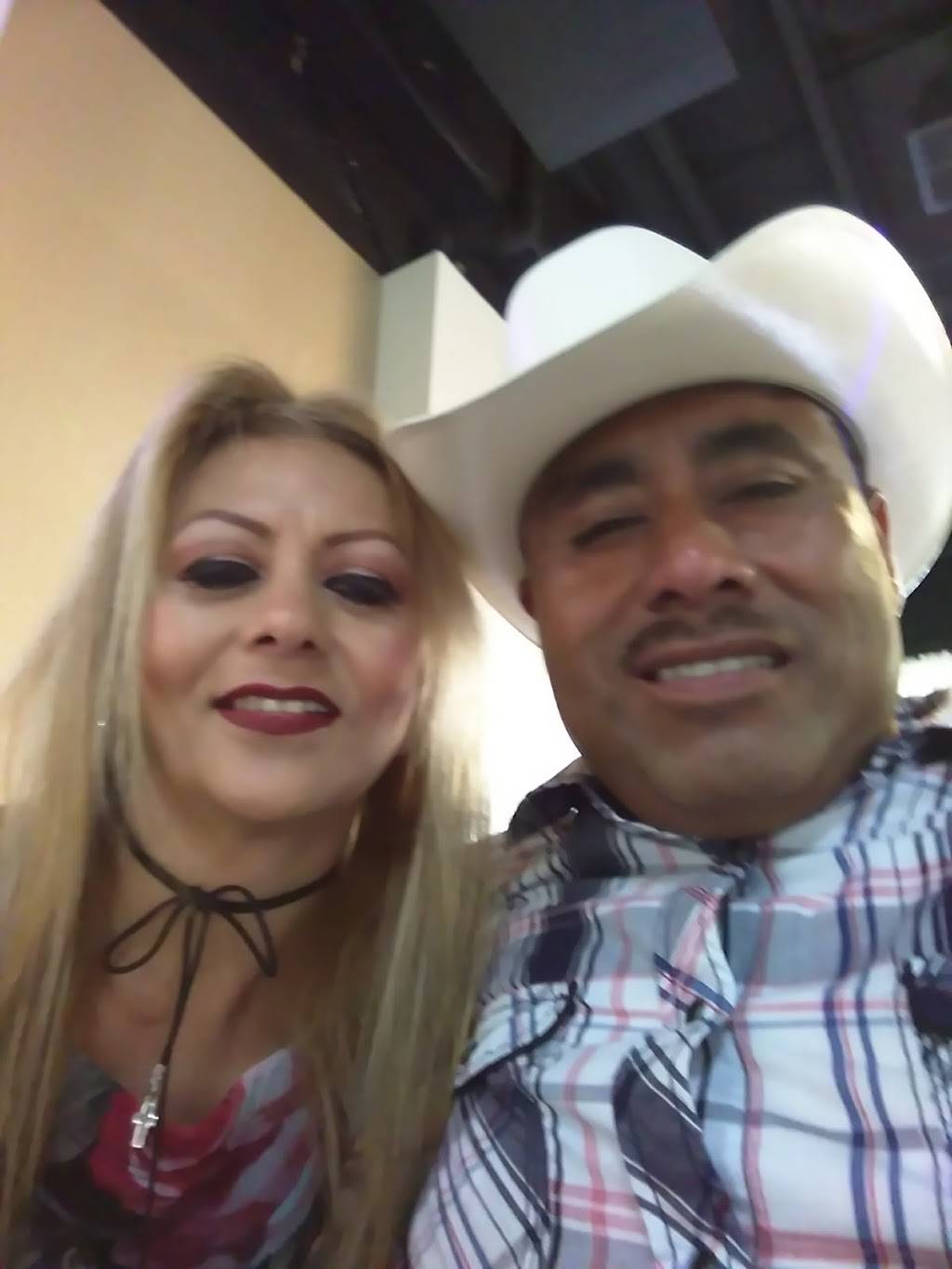 La Perla Tapatia | restaurant | 1460 Mitchell Rd, Modesto, CA 95351, USA | 2095385910 OR +1 209-538-5910