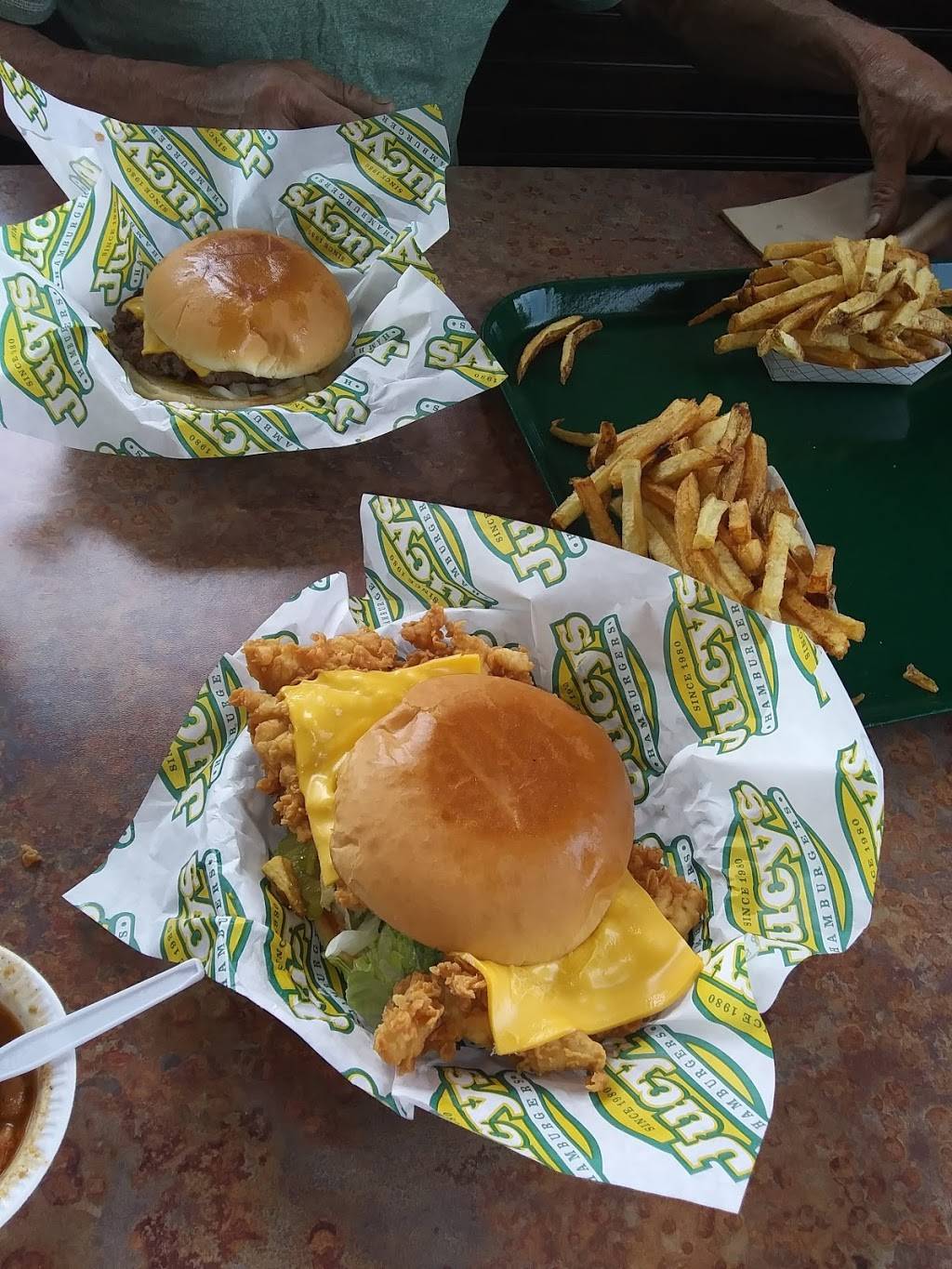 Jucys Hamburgers | restaurant | 3356 Gilmer Rd, Longview, TX 75604, USA | 9032128880 OR +1 903-212-8880