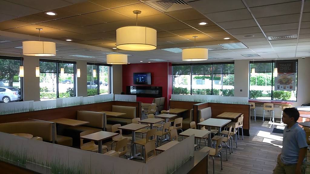 Wendys | restaurant | 10900 Pembroke Rd, Miramar, FL 33025, USA | 9544428556 OR +1 954-442-8556