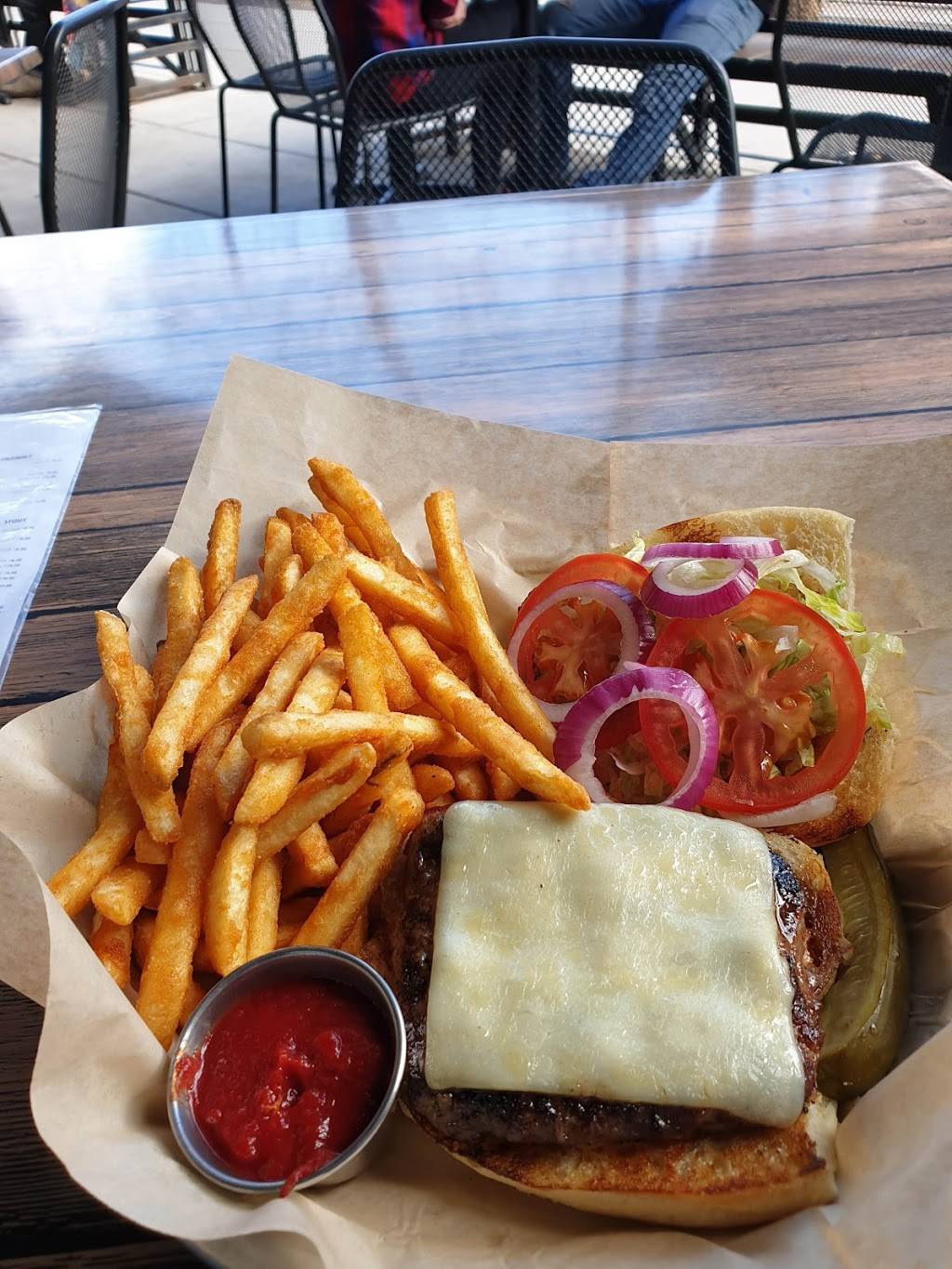 Oskar Blues Boulder Taproom | restaurant | 921 Pearl St, Boulder, CO 80302, USA | 7206451749 OR +1 720-645-1749