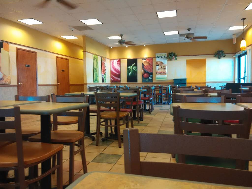 Subway Restaurants | restaurant | 407 W Abram St, Arlington, TX 76010, USA | 8177955800 OR +1 817-795-5800