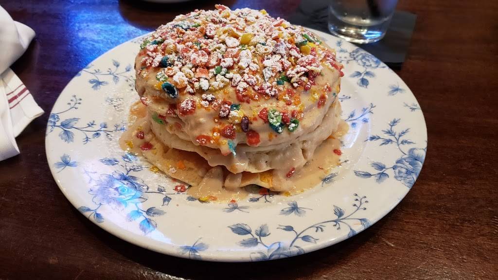 Lincoln Tavern & Restaurant | restaurant | 425 W Broadway, South Boston, MA 02127, USA | 6177658636 OR +1 617-765-8636