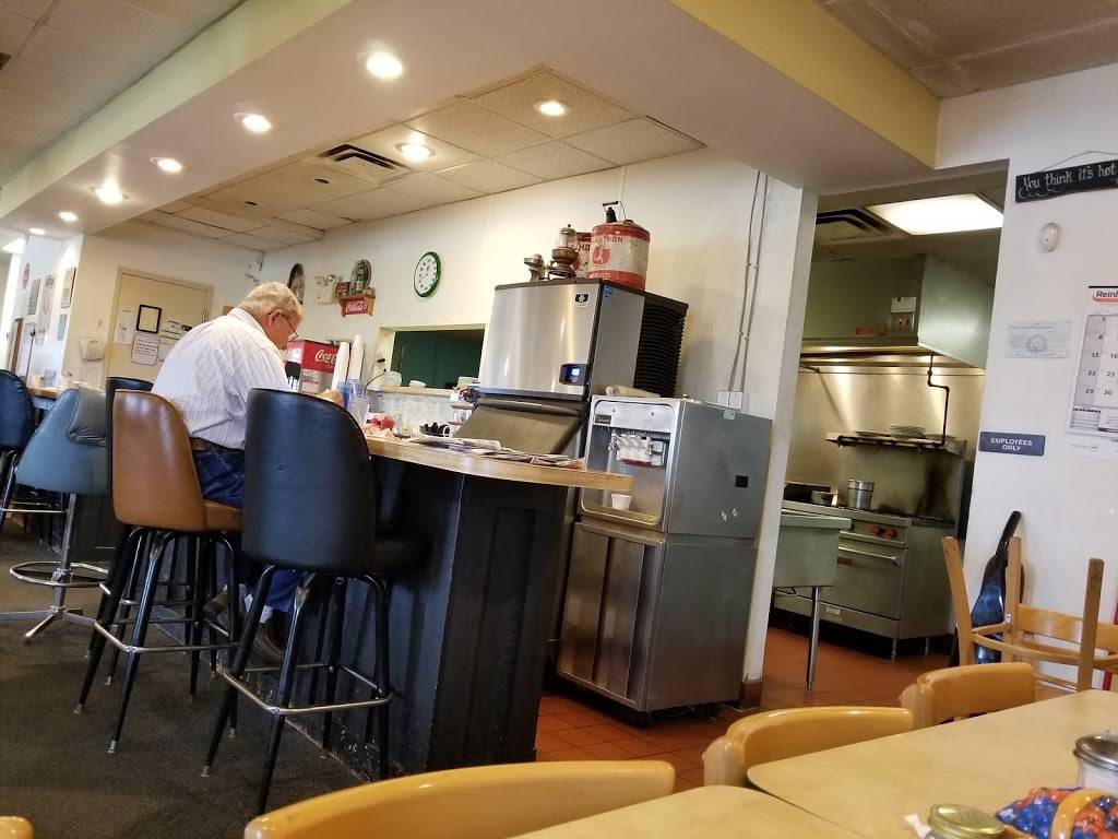 Country Diner | restaurant | 7906 Yochum Rd, Sardinia, OH 45171, USA | 9374463377 OR +1 937-446-3377