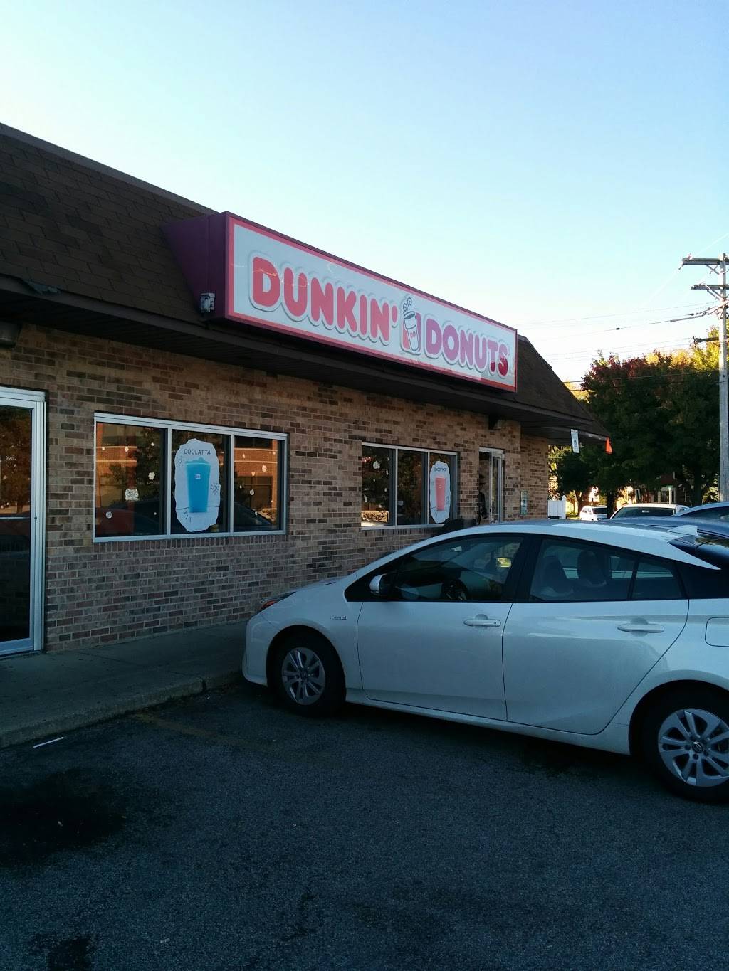 Dunkin Donuts | cafe | 5843 Dempster St, Morton Grove, IL 60053, USA | 8475831828 OR +1 847-583-1828